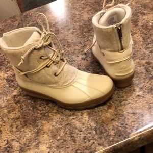 SPERRY winter boots! Basically NEW ! Never worn